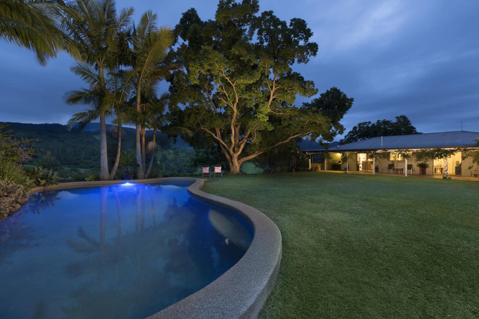 希尔克雷斯特山景度假住宿加早餐旅馆 Crystal Creek 外观 照片